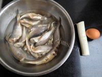 常吃不腻的香煎黄花鱼做法图解1)