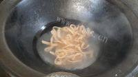 绿色食物炒面做法图解1)
