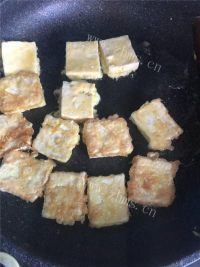 自制茄汁锅塌豆腐做法图解4)