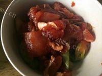 家常的杏鲍菇炒肉片做法图解2)