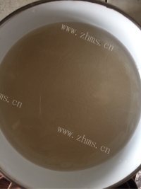 可口的酸菜炖粉条做法图解3)
