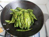 家常菜干煸芸豆做法图解5)