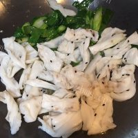 美味的蛋炒河粉做法图解4)