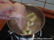 美味的鸡丝黄瓜做法图解1)