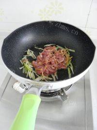 家常菜黑豆苗炒肉丝做法图解3)