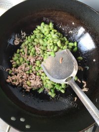 家常菜肉丝炒毛豆做法图解5)