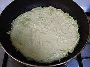 自制西瓜皮鸡蛋饼做法图解5)