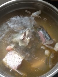 简洁版清炖鱼汤做法图解6)