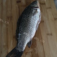 香气浓郁的葱焅鲫鱼做法图解1)