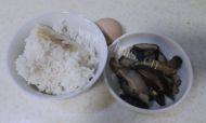 香菇蛋炒饭做法图解1)