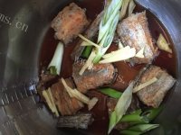 啧啧称赞的蕃茄酥焖带鱼做法图解4)