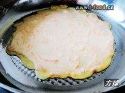 自制胡萝卜丝煎饼做法图解4)