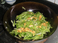 家常菜鸡蛋炒芹菜