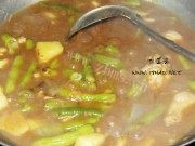 美味的红咖喱鸡翅