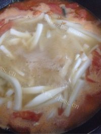 牛肉蔬菜年糕汤做法图解6)