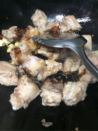 香喷喷的红烧排骨做法图解5)