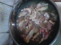 美味的芋头焖鸭做法图解5)