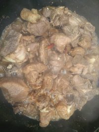 土豆炖排骨做法图解7)