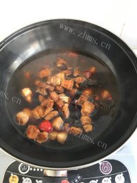回味无穷的红烧肉做法图解5)