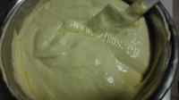 诱人的芒果酸奶娃娃脸雪糕做法图解5)