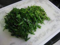 简易版素炒韭菜做法图解2)