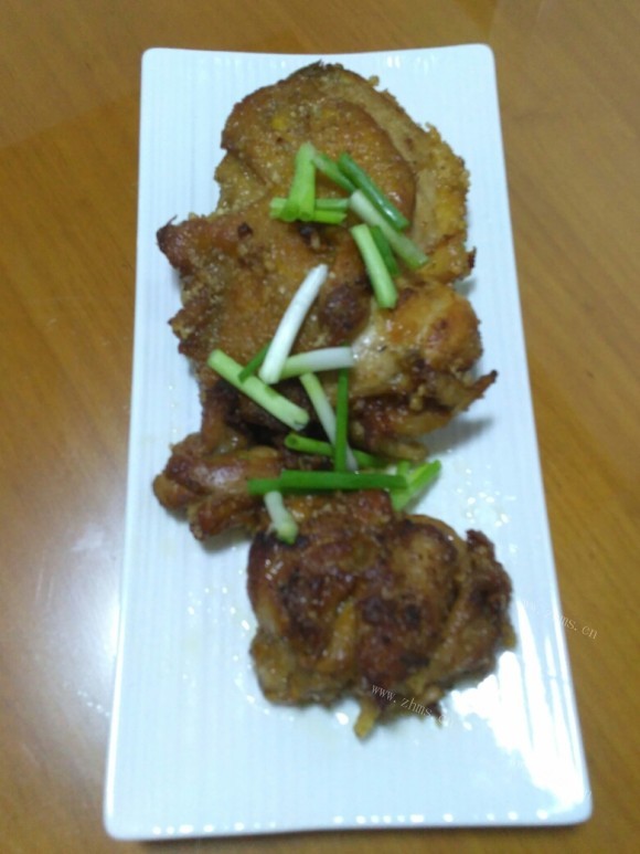 香喷喷的香煎鸡腿肉