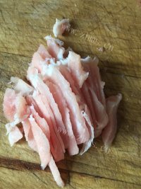 美味的白菜肉包做法图解2)