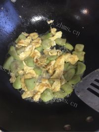 清淡的丝瓜炒蛋做法图解10)