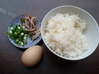 简单吃肉丝酱油蛋炒饭做法图解1)