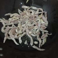 好吃的云耳胡萝卜肉丝做法图解2)