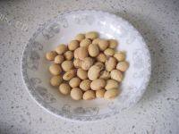 美味早餐黑芝麻黑豆浆做法图解5)