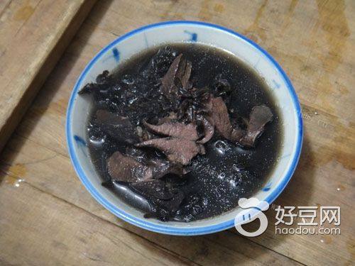 猪塞肉炖夏枯草