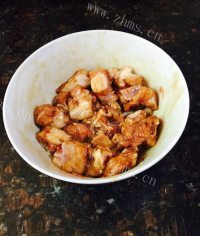 美味的紫苏焗排骨做法图解3)