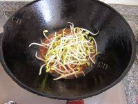 家常菜黄豆芽炒肉丝做法图解9)