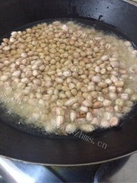 下酒菜香酥花生米做法图解4)