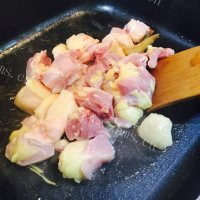 好吃的鲜菇焖鸡做法图解10)