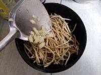 美味的凉拌鱼腥草做法图解4)