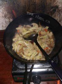 家常菜花菜烧肉做法图解1)