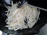 易做的茭白肉丝做法图解3)