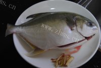 美味的香煎鲳鱼做法图解1)