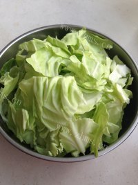独特的手撕包菜做法图解1)