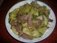 食欲满满的牛肉炒青瓜