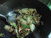 家常菜香菇白菜做法图解10)