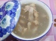 美味的乌发利肝之排骨海带汤做法图解1)