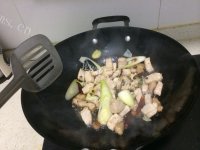 美味营养的土豆烧肉做法图解3)