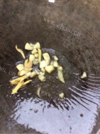 家常菜肉末茄子做法图解4)