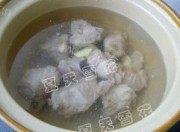 苦瓜排骨黄瓜汤做法图解2)