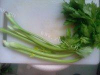 肉丝炒芹菜自制做法图解2)