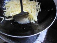 「DIY美食」青椒土豆丝做法图解4)