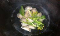诱人的煮水饺做法图解4)